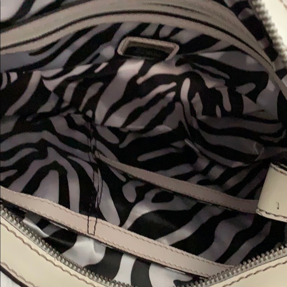 Guess (4) - Picture 6 of 7